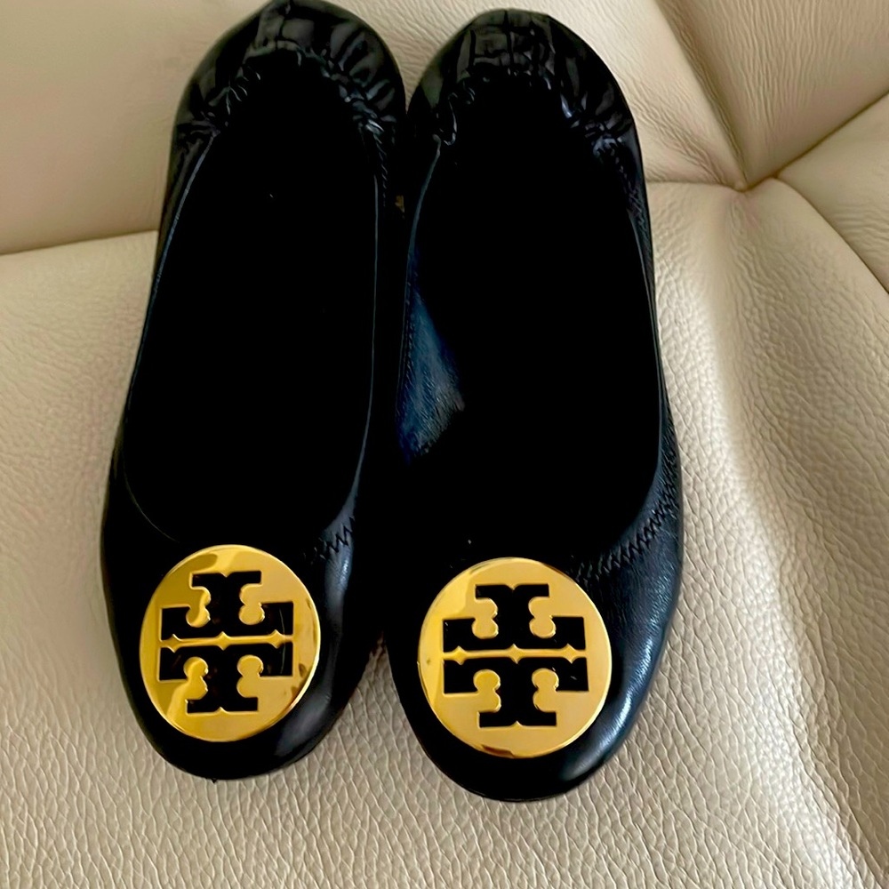 Tory Burch ballerina flat very comfortable shoes.